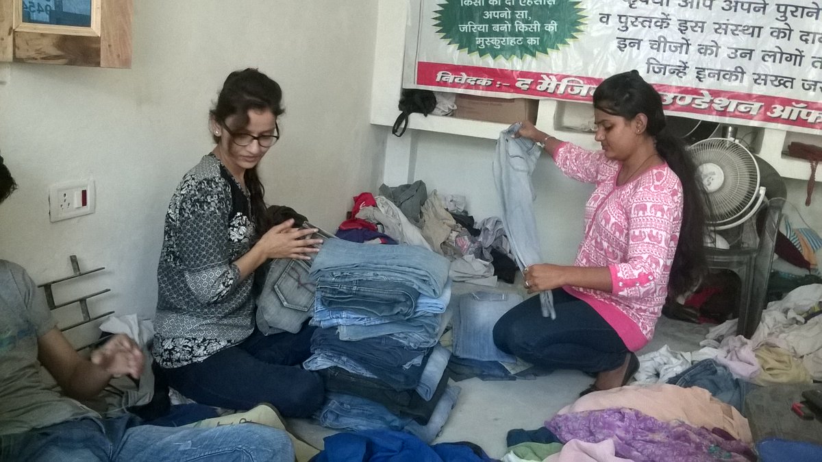 themagicngo's tweet photo. Old Cloths,Books&amp; Toys collection camp in Unnao.. #Stand4Society
Campaign #DonateAnything Thanks Unnao 4 ur support https://t.co/v6aXDvpHsY