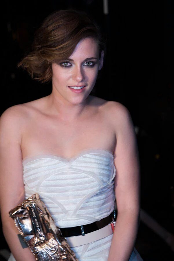 cloudstewart's tweet image. Happy Birthday Kristen Stewart 😭😍 I love you so much my Queen ♥