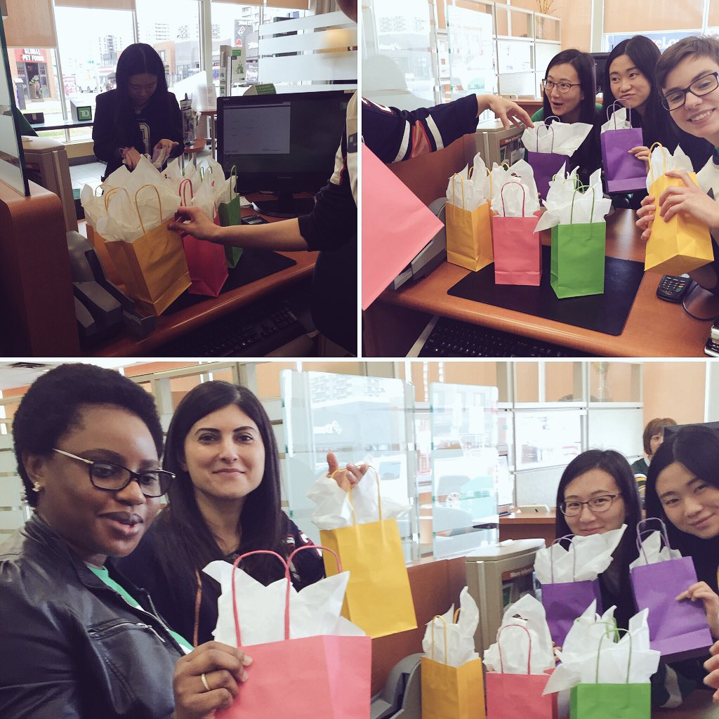 Cailin_Fi's tweet photo. #DreamTeam at #TDJasperAve with some well deserved ๐. #ThankYou #htww1 #million$$smiles https://t.co/bSdJoz4Xgz