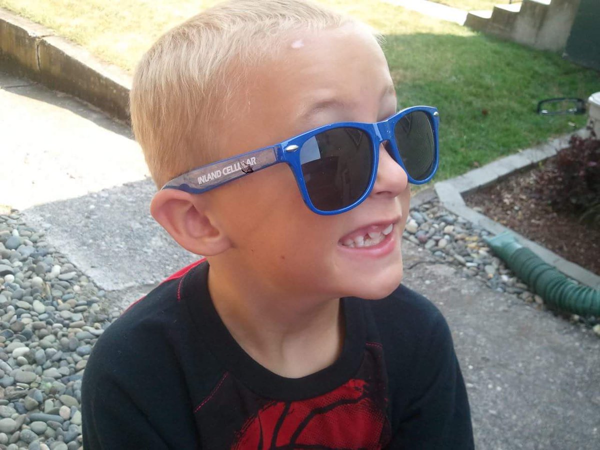 blcushman's tweet photo. going old school shades#icshades https://t.co/DpHzEsaAdg
