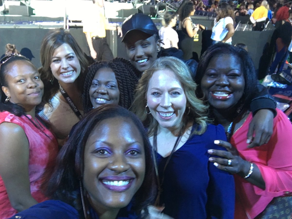teamliftoff's tweet photo. TLO Ladies ready for a fiery message!!  #SlayNation #fulleffect  #theygoneknow #TLOMO https://t.co/Kvxbx2Mu0h