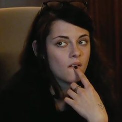 jonghyunsunset's tweet image. COMO ASSIM ELA TEM 26 ANOS???????¿¿¿??¿¿¿¿¿¿¿¿¿?

Happy Birthday Kristen Stewart