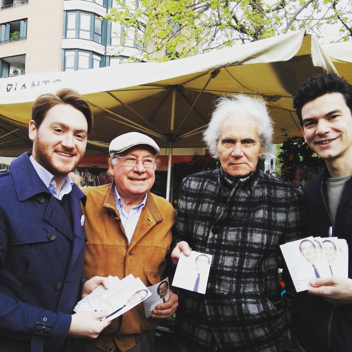 Più Europa Milano (@piueuropamilano) on Twitter photo Oggi il nostro @vincegiannico al mercato di via Osoppo.Anche Giuseppe e Vittorio voteranno #BeppeSala <a href="/NoiMilano2016/">NoiMilano2016</a> Oggi il nostro @vincegiannico al mercato di via Osoppo.Anche Giuseppe e Vittorio voteranno #BeppeSala <a href="/NoiMilano2016/">NoiMilano2016</a>