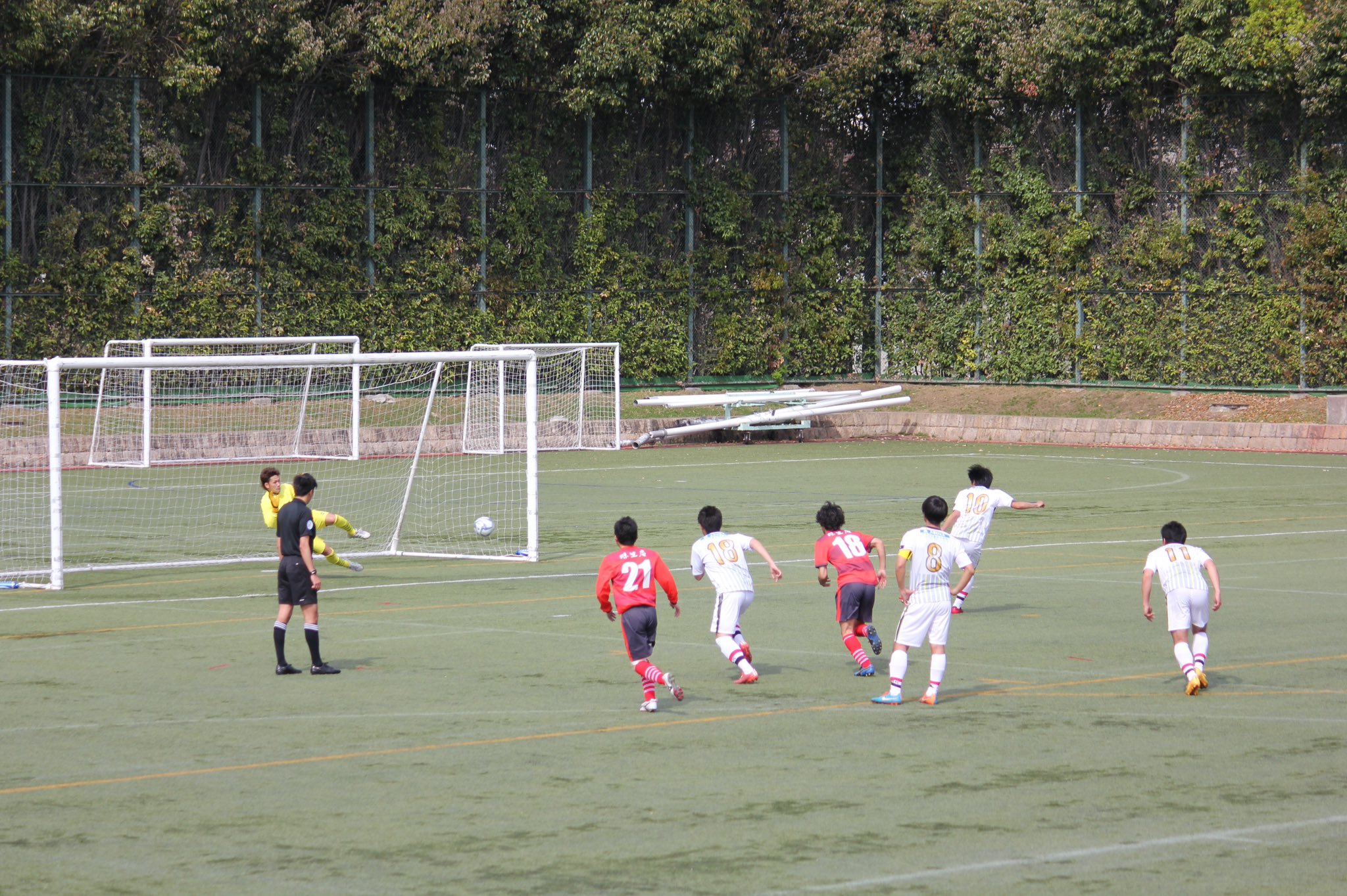 すぱすぱ W アイン食品サッカー部０ ０ディアブロッサ奈良 前半終了 アイン食品gk Pkを止めるシーン コミュサカ Kansaisl T Co 79fkljfqvq Twitter