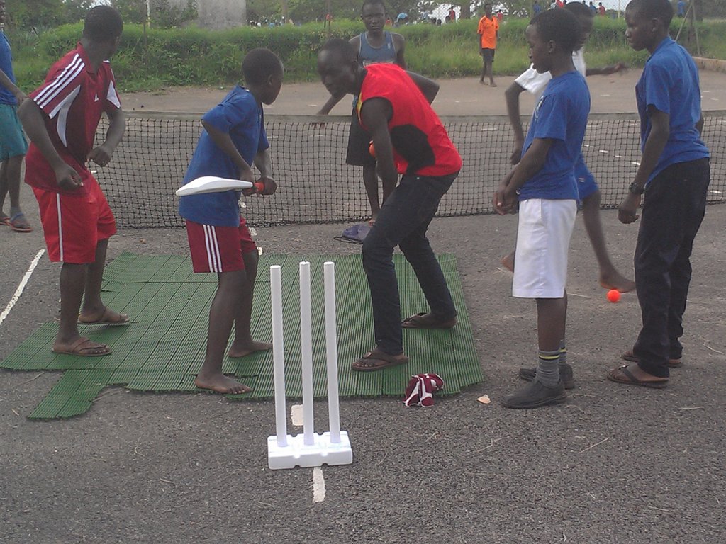 esaneez's tweet image. Okwalinga showing some juniors at BCM ,school ....good to see more..