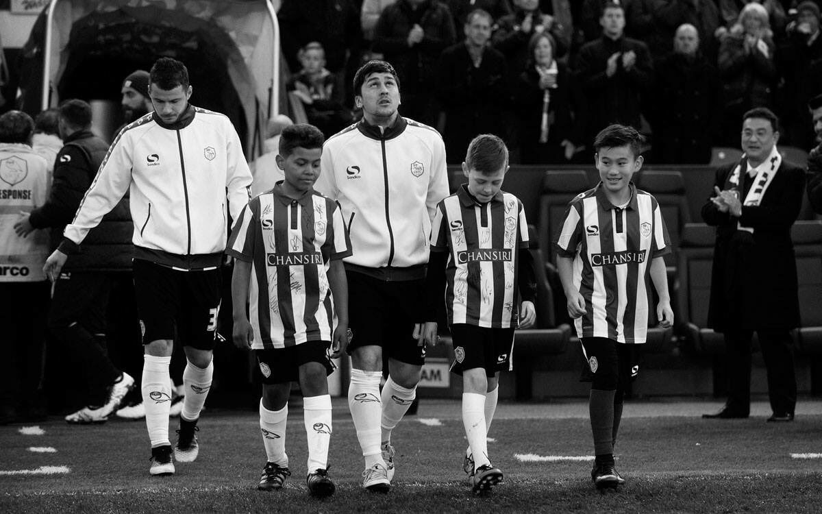 swfc's tweet photo. Safe journey to all Wednesdayites making their way to Bristol today.. UTO! #swfc https://t.co/MsEfbBF0MI