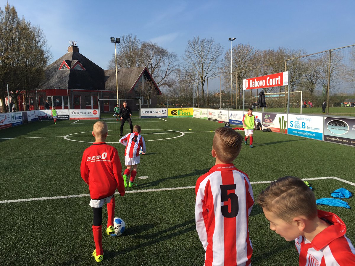 mike_vanderhaar's tweet image. Lekker weertje, thuis tegen de koploper ASVD E1! Alle ingrediënten voor een mooie wedstrijd #IJVVE1 @ijvvdenuithoek