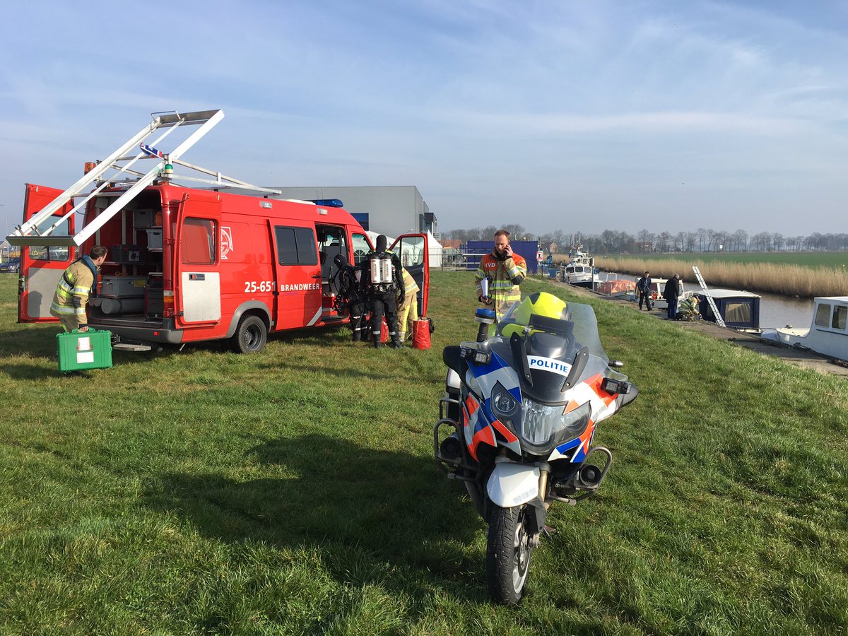 Duikers inmiddels aanwezig als ook de politie heli. Iemand info??? Graag melden!!!