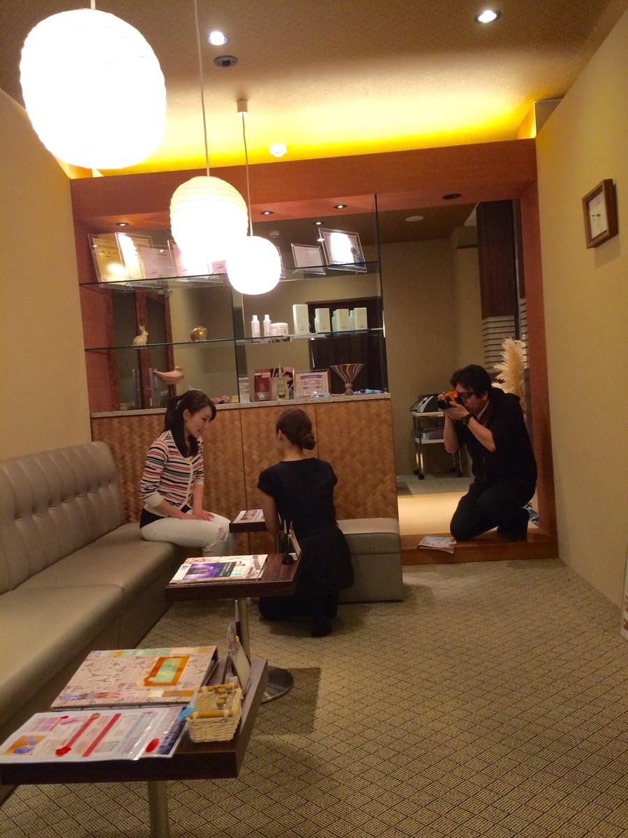 coogee0103's tweet photo. ホームページや広告の撮影を、KAREN博多店で行なってます🍀
モデルもカメラマンもKAREN自前の社員でーす😊

#KAREN博多店 #エステ #撮影 https://t.co/s44BYc0iAA