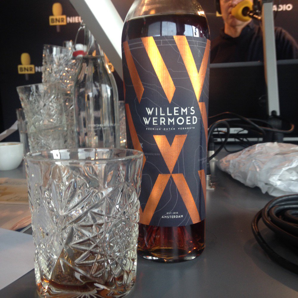 FD_Persoonlijk's tweet photo. Nu @Wateetons met vermout aan tafel bij @BNR #fdpoa https://t.co/C5jxww8E5M