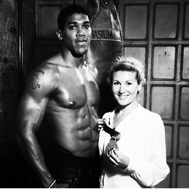 JoyGoodmanUK's tweet photo. Tonight's the night! And here is @Alice_Theobald with THE @AntonyJoshua. #boxingmatch #joshua #malegrooming https://t.co/o7iBIsfICa