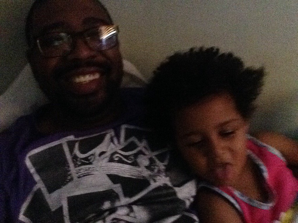 Boeta_b_online's tweet photo. Watching HOME with #PrincessMadison @Element_Queen https://t.co/lgpMsEjWg9