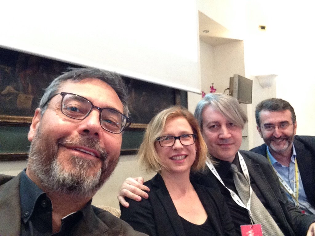 andreavianel's tweet image. Selfie del panel #EniReport qui al #ijf16  con @barbarasgarzi @marcobardazzi @gba_mm