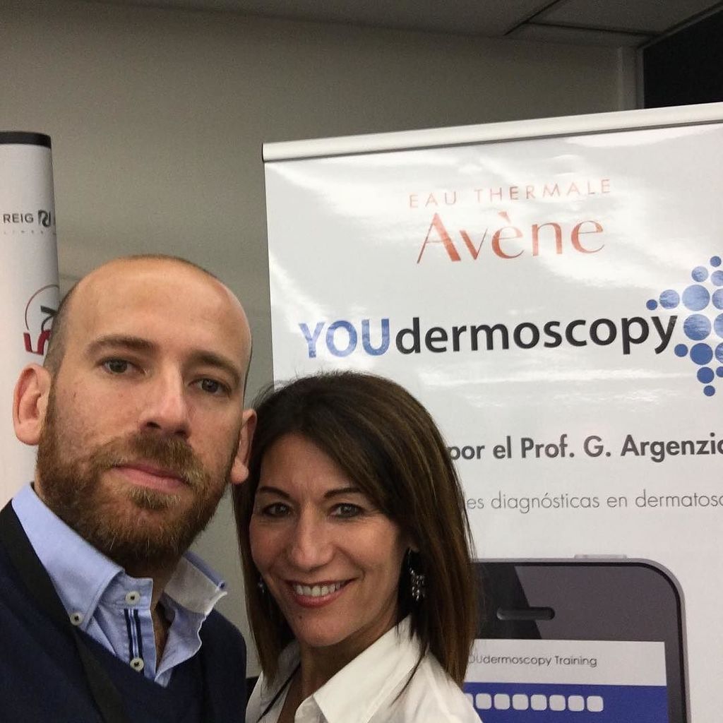 santibamonde's tweet photo. Reunión clínica internacional de Dermatologia #barcelona presentando #youdermoscopy @youdermoscopy @aveneespana #de… https://t.co/bqGlet2VjJ
