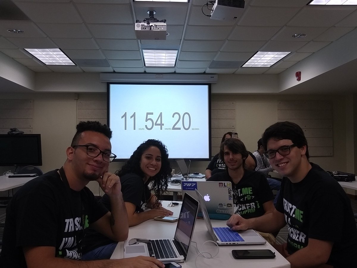 ¡Oficialmente comenzó el Hackathon! #HackUPRM
