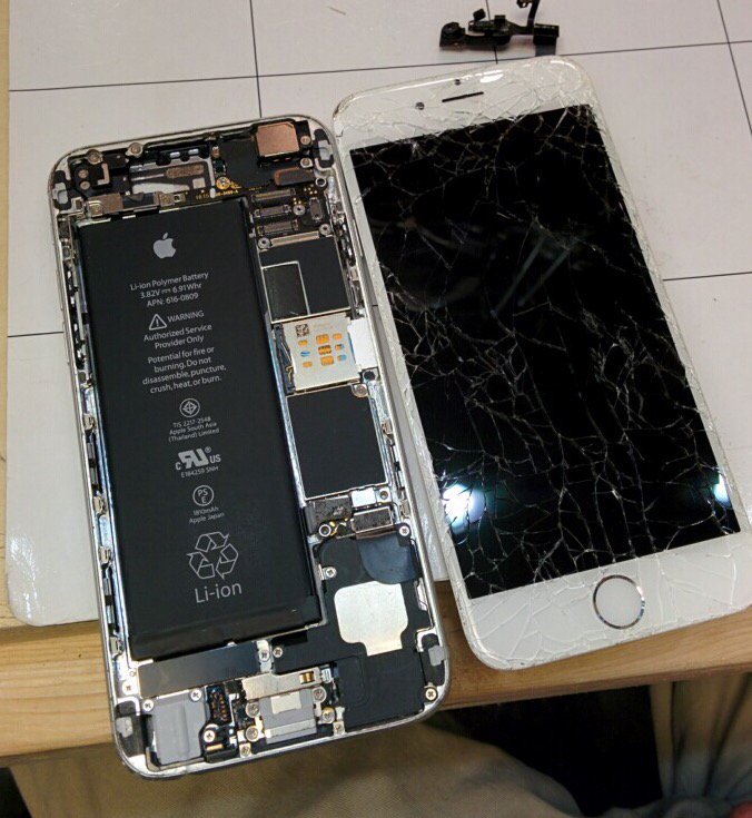 XessoryM's tweet photo. #iphone6repair in progress at our store in #garnetvalleypa Will post after pic soon. Come visit! 🤓 https://t.co/MIrjVYP054