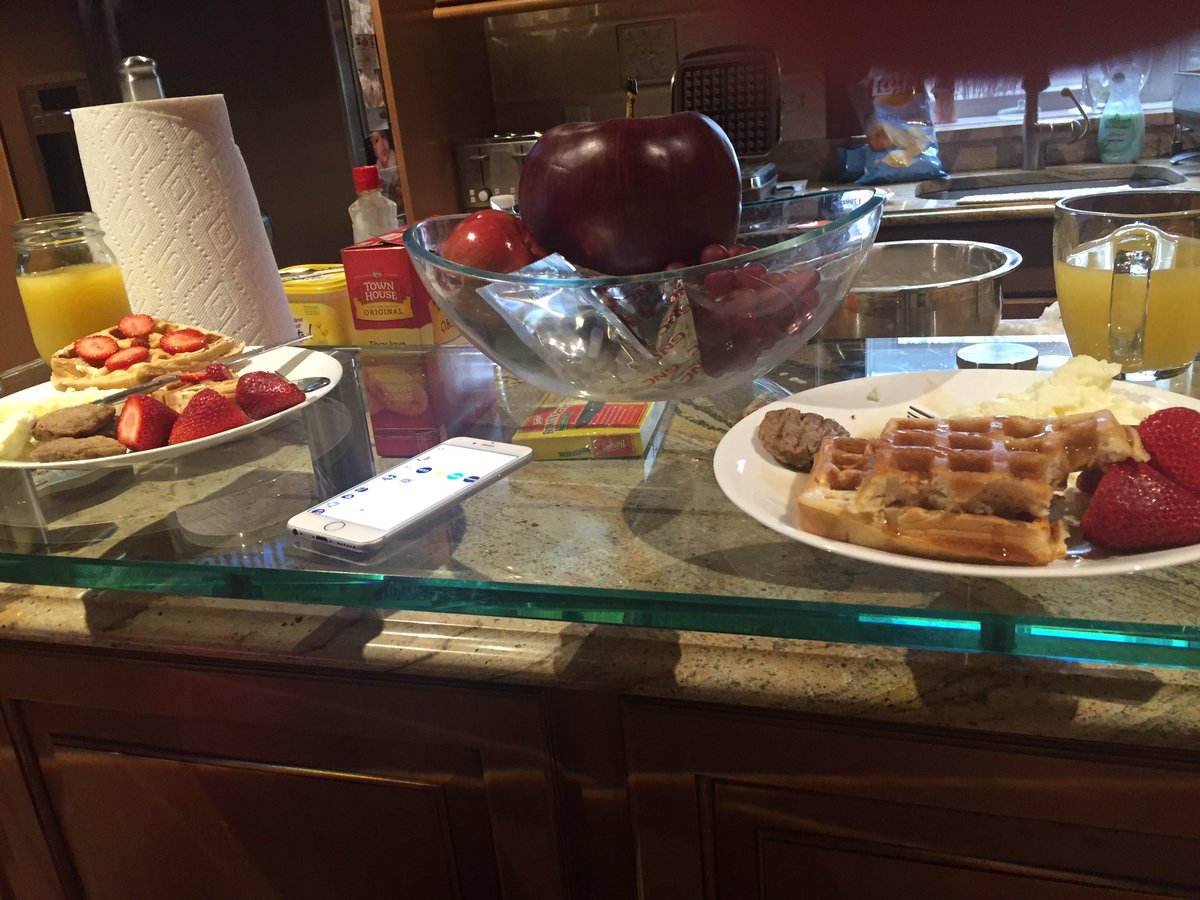 owls_2k5's tweet photo. With Janiya we made bfast https://t.co/3X6idOpMQD