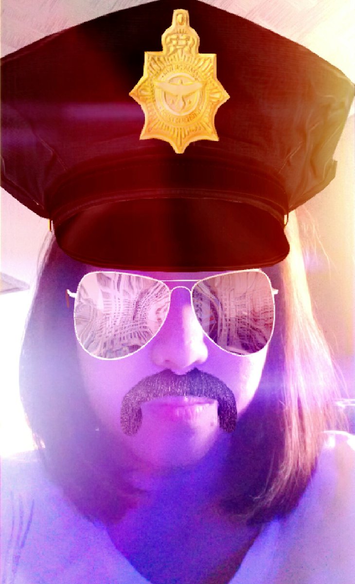 #Snapchat 
This is the time you call the Police... Woop woop! 😂