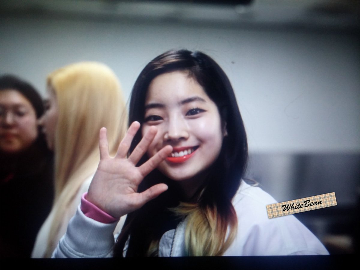 오늘자 일본으로 출국하는 트와이스 멤버별 사진.jpg | 인스티즈