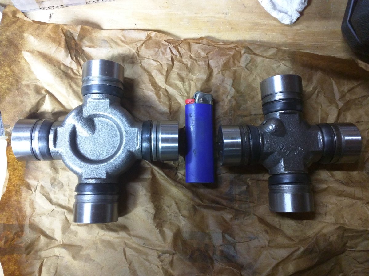 SgtDickDevil's tweet photo. Front axle joints 

2009 u-joint on the right
2010 - 2013 u-joint on the left.

Is bigger better? Caps are the same. https://t.co/POXETRiTYJ