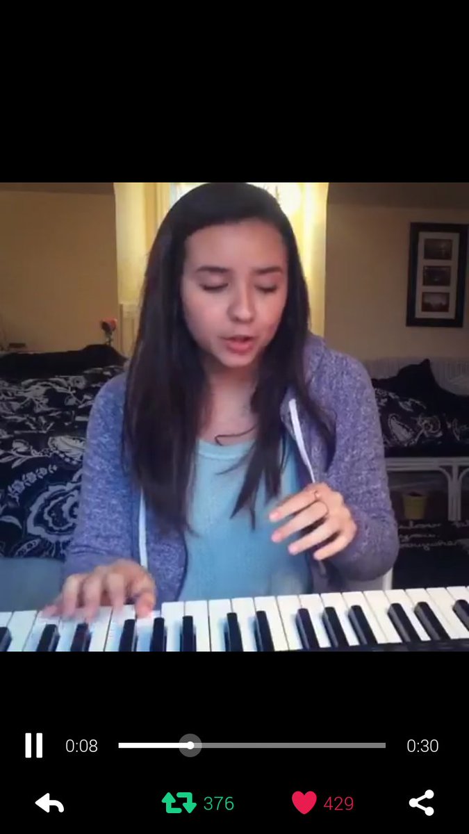 ulfitrirn_'s tweet photo. "@maddijanemusic 😱😍😘💞 https://t.co/RMdBp4sgcm