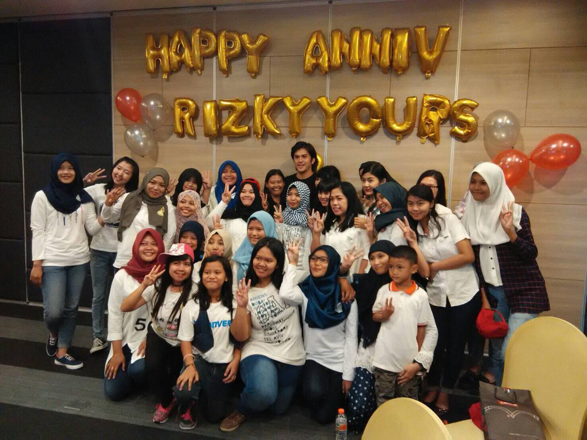 Terimakasih:), kalian semua adalah alasan kenapa gue bisa seperti sekarang