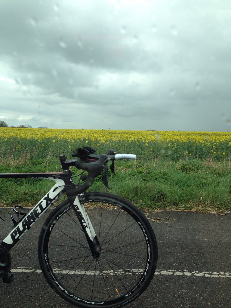 UKCCycling's tweet photo. It's the day of BUCS 10TT! Signed on and ready to warm up in our lay-by. Hoping the rain stops! https://t.co/OgrVKxpjij