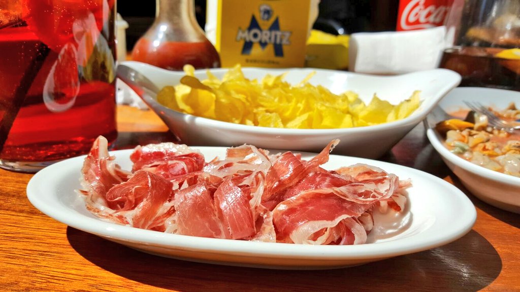 CCFarre's tweet photo. Vermut al @HamOnWheelsBCN excel·lent! Felicitats a @albertcastellon i a tot l'equip! https://t.co/MCemepp31S