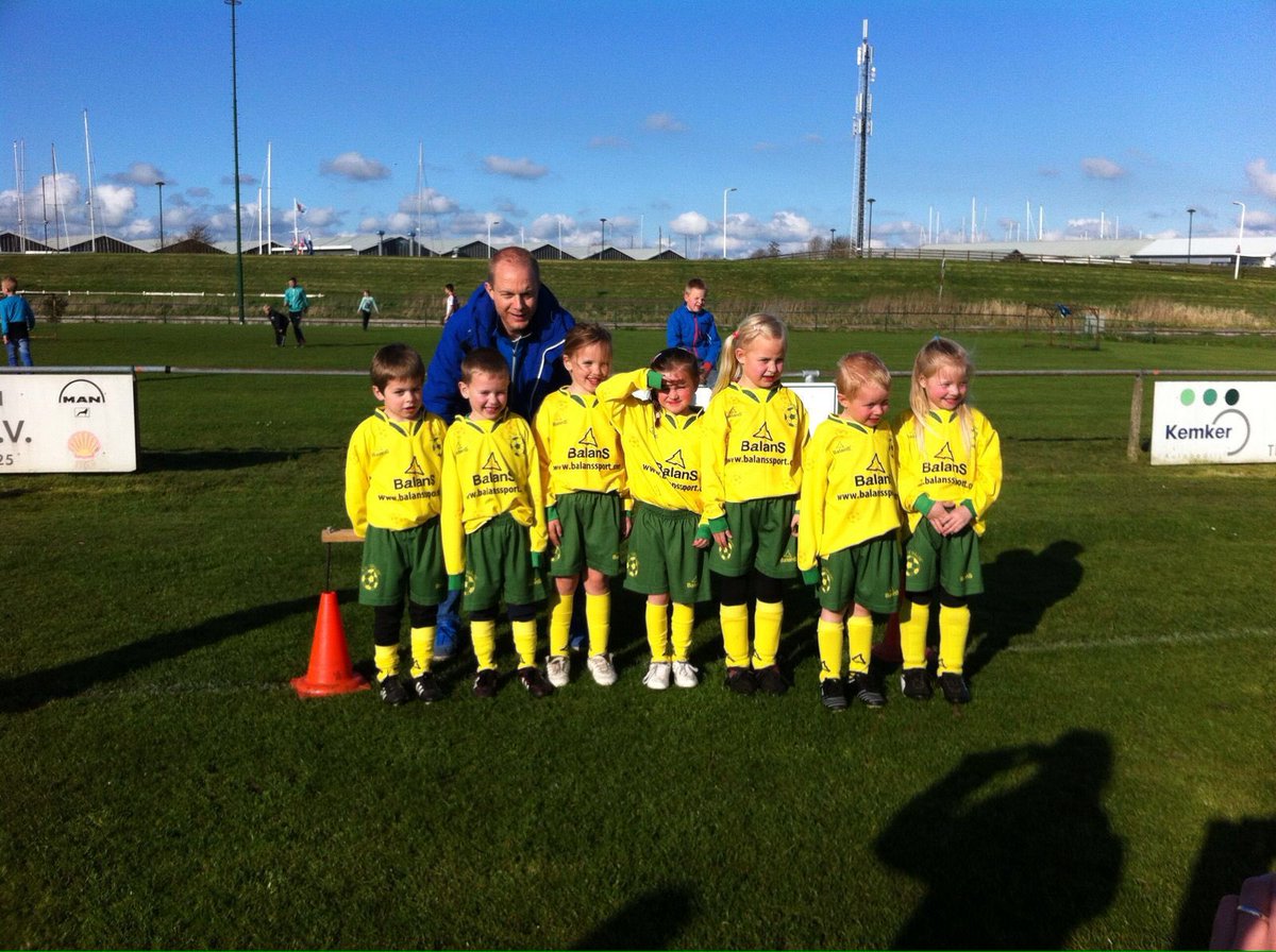 Onze jongste talenten hebben gisteravond weer mee gedaan met het ZWH kaboutervoetbal. Hup De Wâlde!