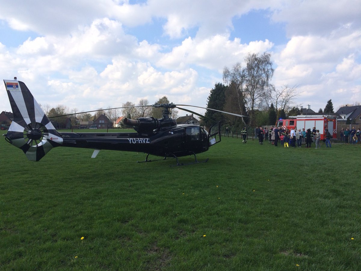 VRBZO's tweet photo. Brandweer in Geldrop-Mierlo bezorgt Ibrahim (6) onvergetelijke dag. Helikoptervlucht maakt het af! #MakeAWish https://t.co/pl3C31BsVj