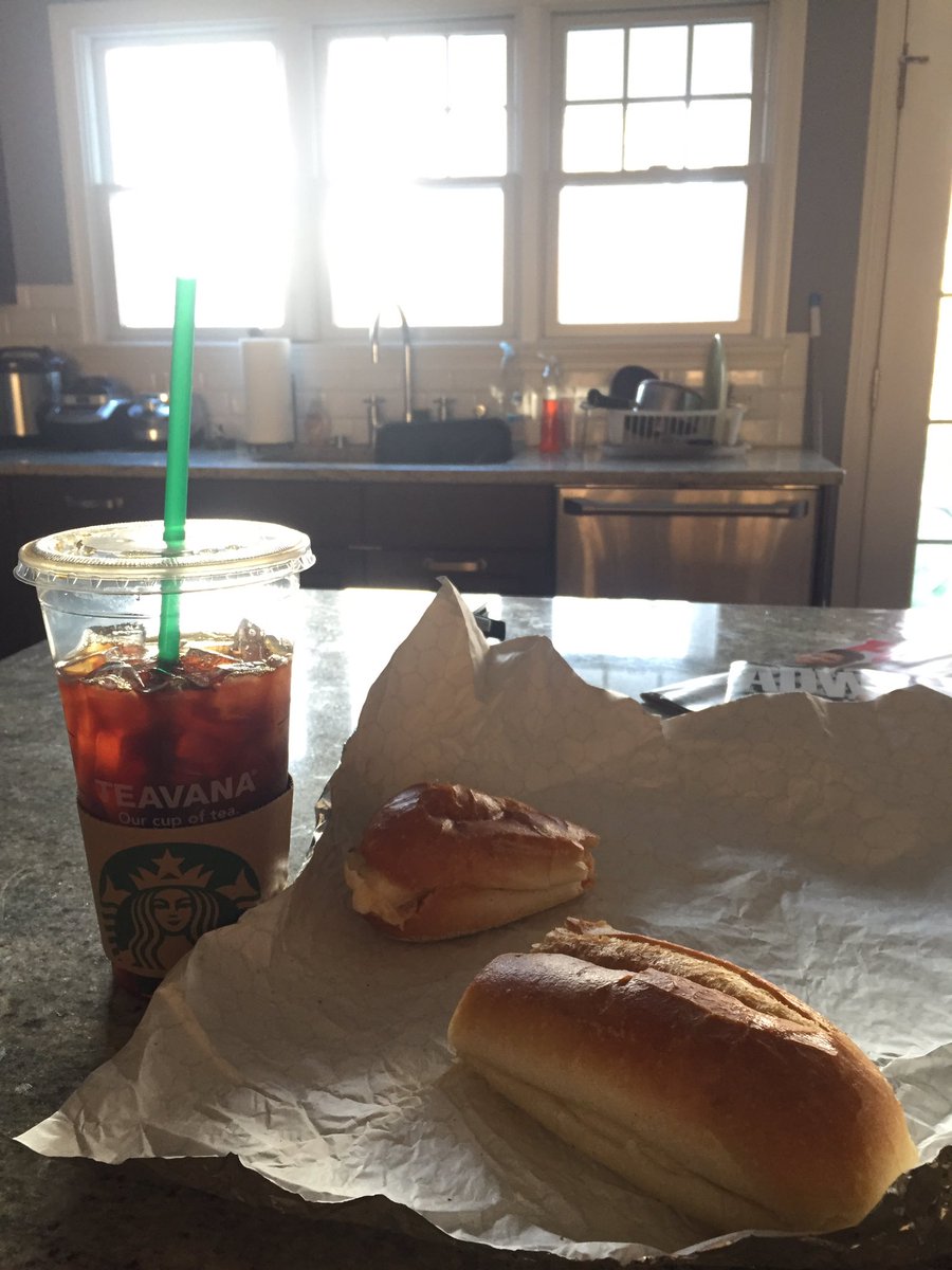 AStallings88's tweet photo. This is what dreams are made of.. #EarlyWeekendMornings https://t.co/qT2ZAxsWMf