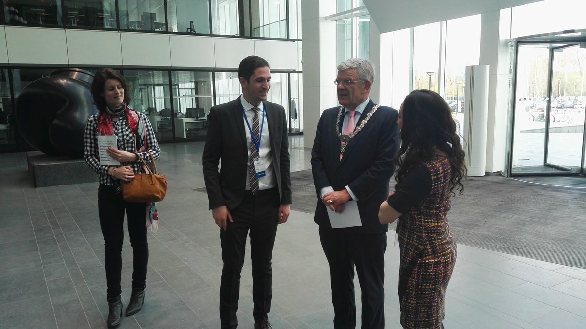 BD_42's tweet photo. En de #burgemeester van #Utrecht komt een kijkje nemen in #INESPO https://t.co/idxqROKT9o