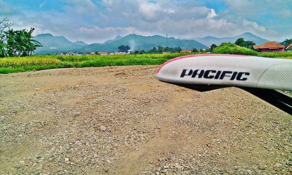 PacificMTB's tweet photo. @ridwanwic - Di bandung loba gunung mah..
.
#indonesia #exploreindonesia #mtb #mtbid #mtb… https://t.co/P1RQaaxEq8 https://t.co/WJlN2vbDXV