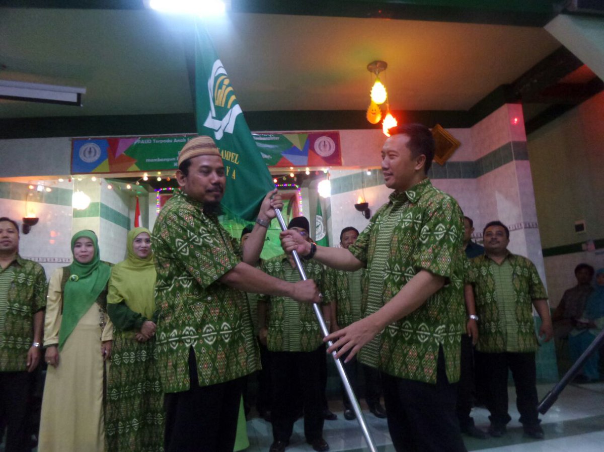 imam_nahrawi's tweet photo. Melantik Pengurus IKAUINSA Korwil Malang, Selamat kepada seluruh pengurus, sukses dan semoga amanah. https://t.co/GxzUueOrBM