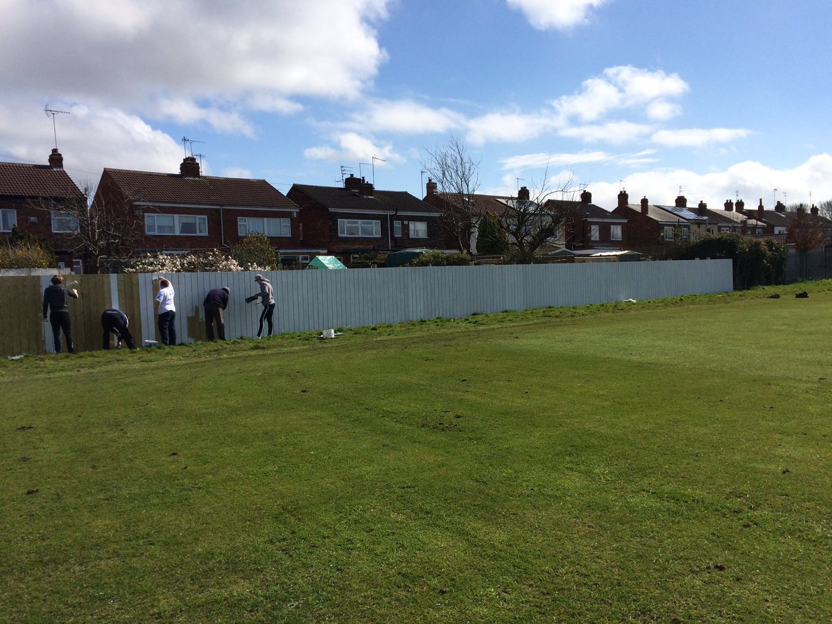 HullZingariCC's tweet photo. Mucking in for #NWCF2016 https://t.co/EDc35ivqYr