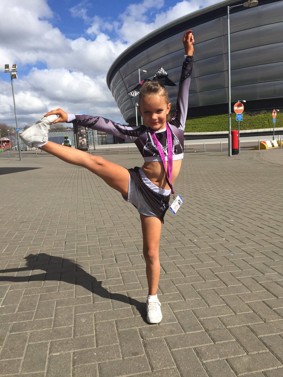 francescabrown8's tweet photo. My wee Mini Diamond having fun @Scotcheer #blackdiamondgem #cutiepie #LetsGoDiamonds https://t.co/OT5JgGuaAR