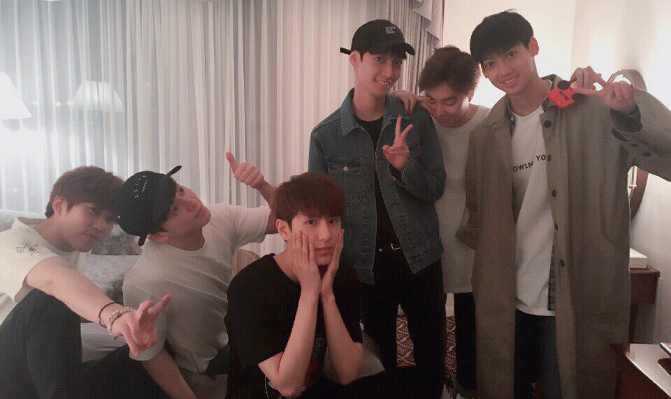 KM__950424's tweet photo. 일본 도착! https://t.co/pEBICnm1Q3