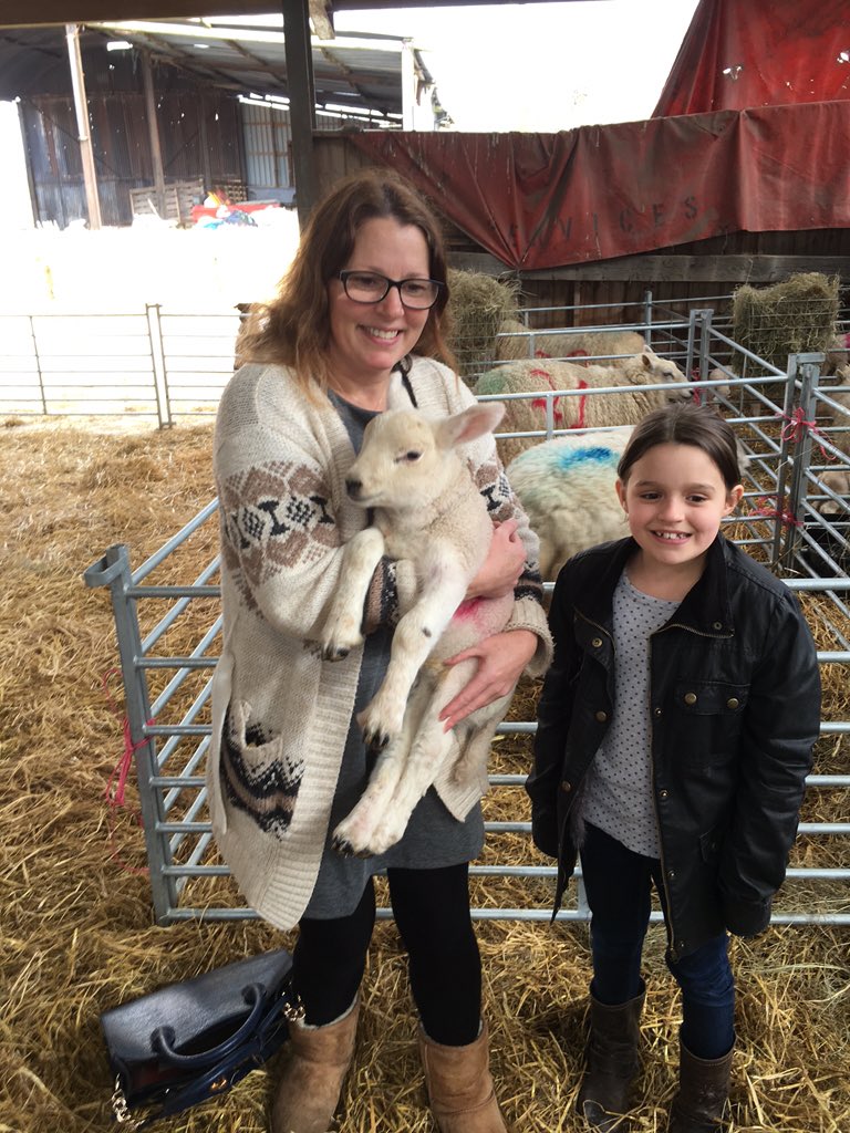 AmandaCoffman's tweet photo. @BestLovedHotels my daughter and I visiting new born lambs on Tuesday #BestLovedLife https://t.co/hvaTZV9scG
