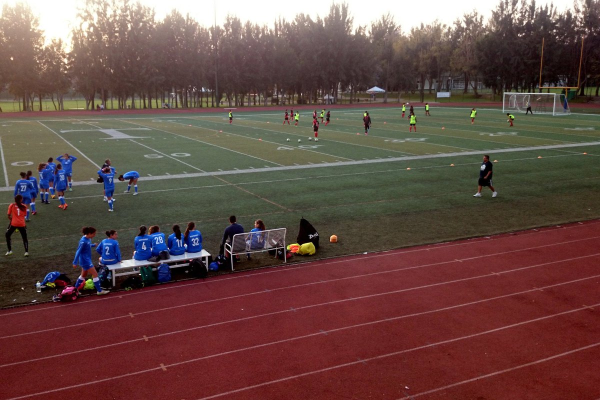 a1exmen's tweet photo. Desde temprano observando el inicio de la jornada 3 del Nacional Conadeip. #ItesmMty vs #UVMSurGdl https://t.co/LNqvE1UlBM