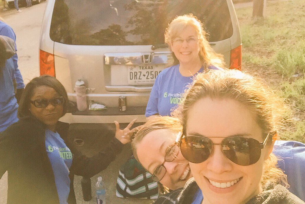 laurenmsilver's tweet photo. #pacificunionfinancial at the #habitatforhumanity build site. #welcome home #buildlouder https://t.co/s0CmWPHgSH