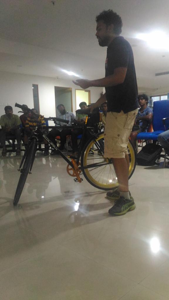CbeStartups's tweet photo. Sachin explaining scolarian bikes https://t.co/MpMO1ZQHXQ