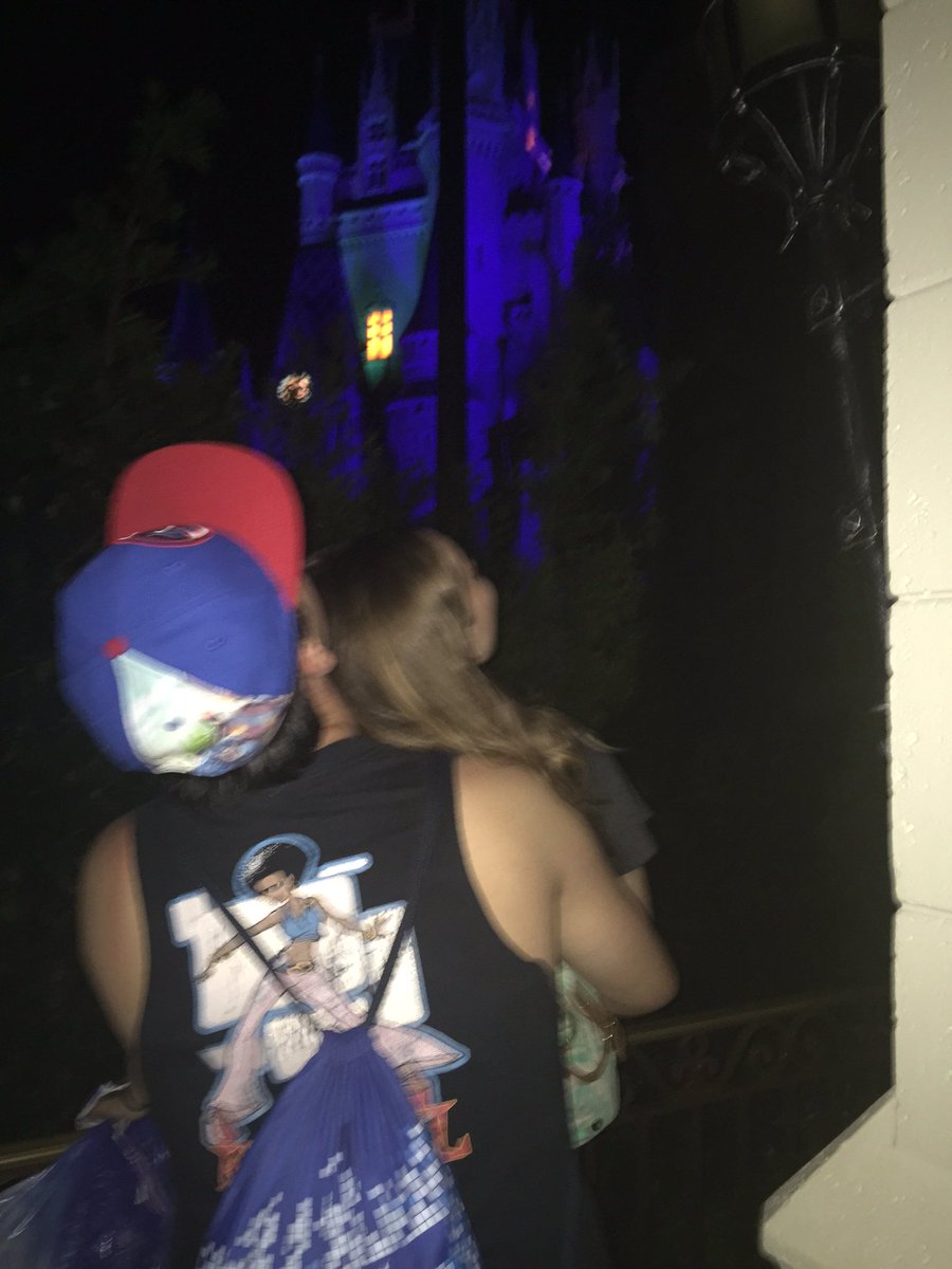 alexandra_kasey's tweet photo. magical day at magical kingdom #floridafling #day2 https://t.co/9zm83caXxc