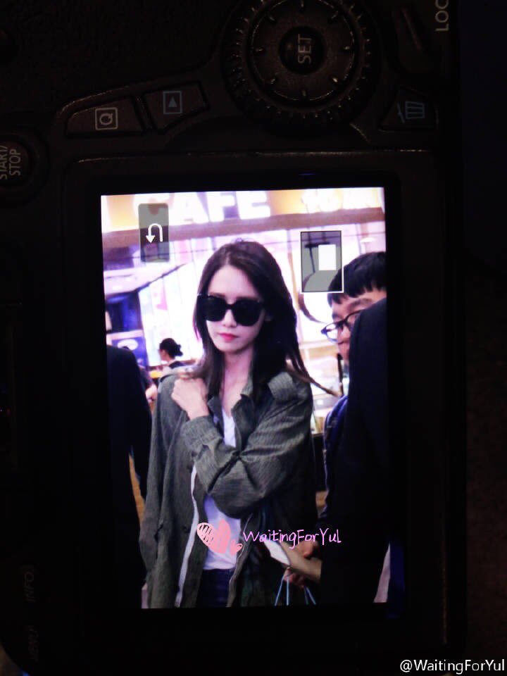 [PIC][10-04-2016]YoonA trở về Hàn Quốc vào rạng sáng nay CfmnbU1UIAAFnFp