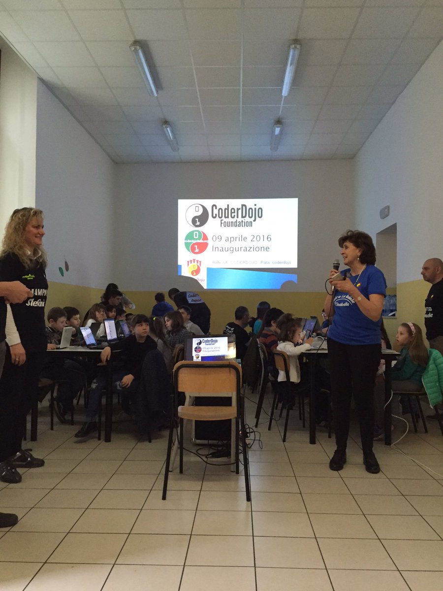 coderdojoosimo's tweet image. #Coderdojo#inaugura #Osimo#coding#innovazione Ci siamo!