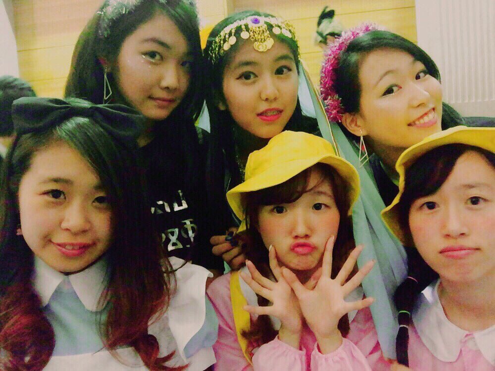 都立国際テニス部 على تويتر のむらゆい 実はパキスタンハーフです っていうのは嘘で 血は純日本人 スイス等の帰国で英語 フランス語 ドイツ語を話せるという強者 すぐテンパる人ですが テニスがどんどん上手くなっている 優しくて騒がしくて