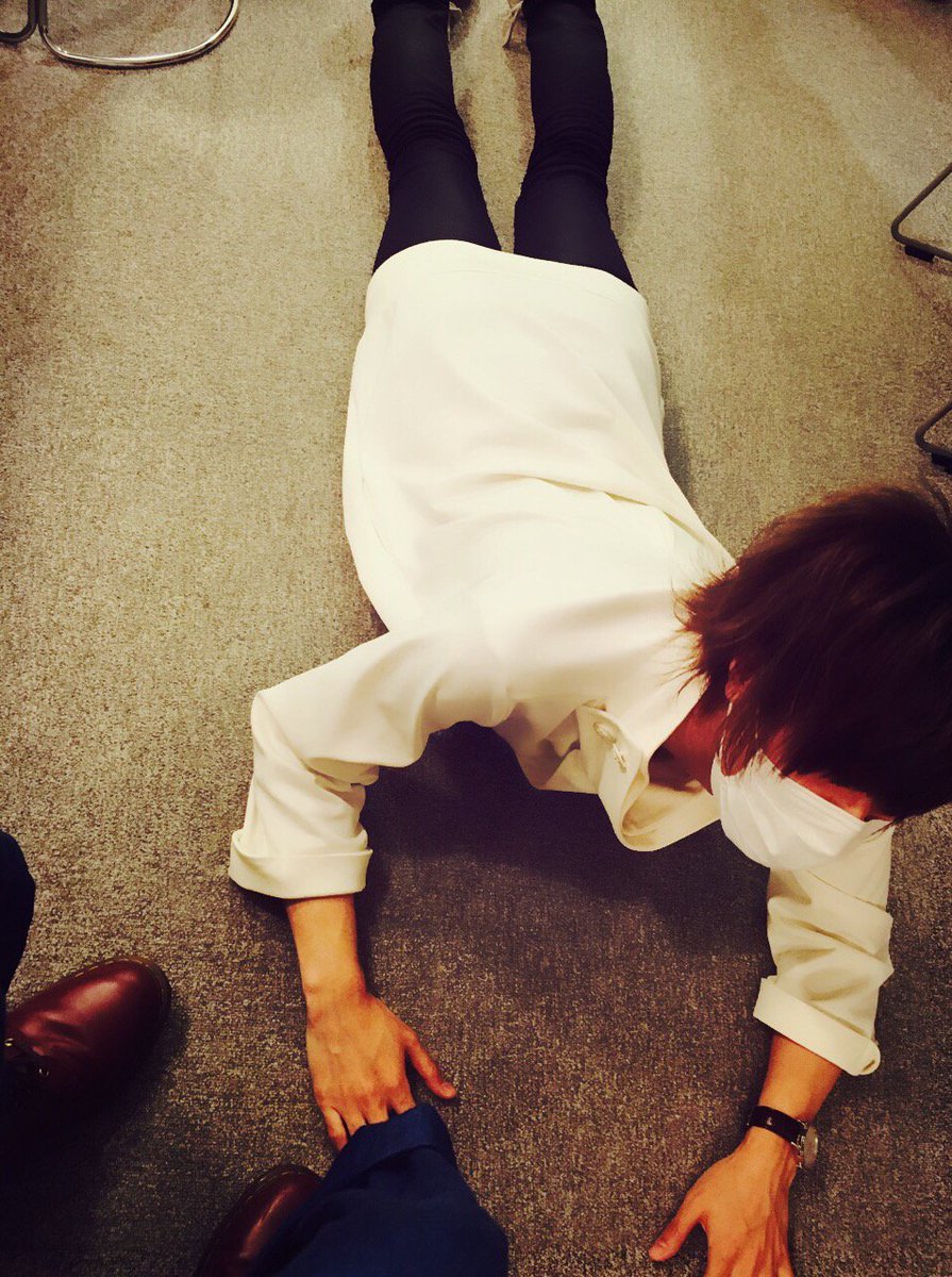 _amatsuki_'s tweet photo. ETA香川ありがとうございましたー！！
むちゃ楽しくてなんだか最高にテンション高かったね！？
僕は今日がETAツアーラストなのですが、皆さんまだまだ楽しんでってくださいー！！
今日も歌が歌えて幸せでした！

終演後に力尽きてる月さん https://t.co/DuU7RUKC94