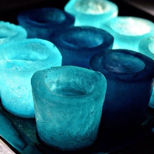 BeyondOrdinary_'s tweet photo. Did someone say weekend? Prepare yourself with these iced shot glass moulds https://t.co/TsR23n7Ems