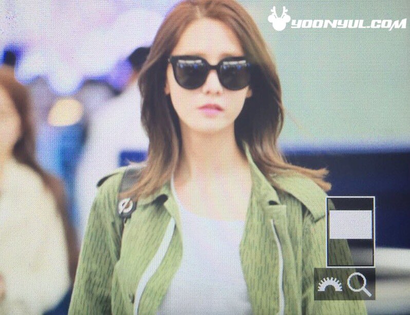 [PIC][10-04-2016]YoonA trở về Hàn Quốc vào rạng sáng nay CfmrCpDVIAAxGv-