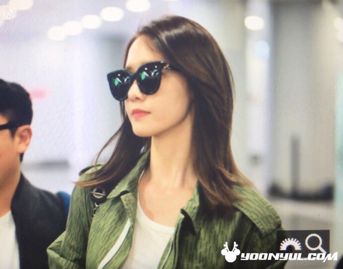 [PIC][10-04-2016]YoonA trở về Hàn Quốc vào rạng sáng nay CfmrCqmUIAE19gE