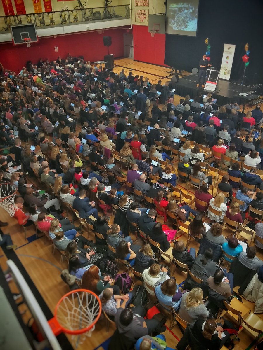 maouimet's tweet image. Salle pleine pour l&apos;excellente conférence d&apos;ouverture de @jcasap au #gafesummit #maplesyrupedu
